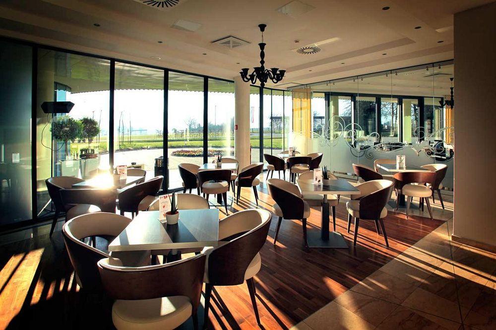 Lambergh Chateau & Hotel Dvorska Vas Dış mekan fotoğraf