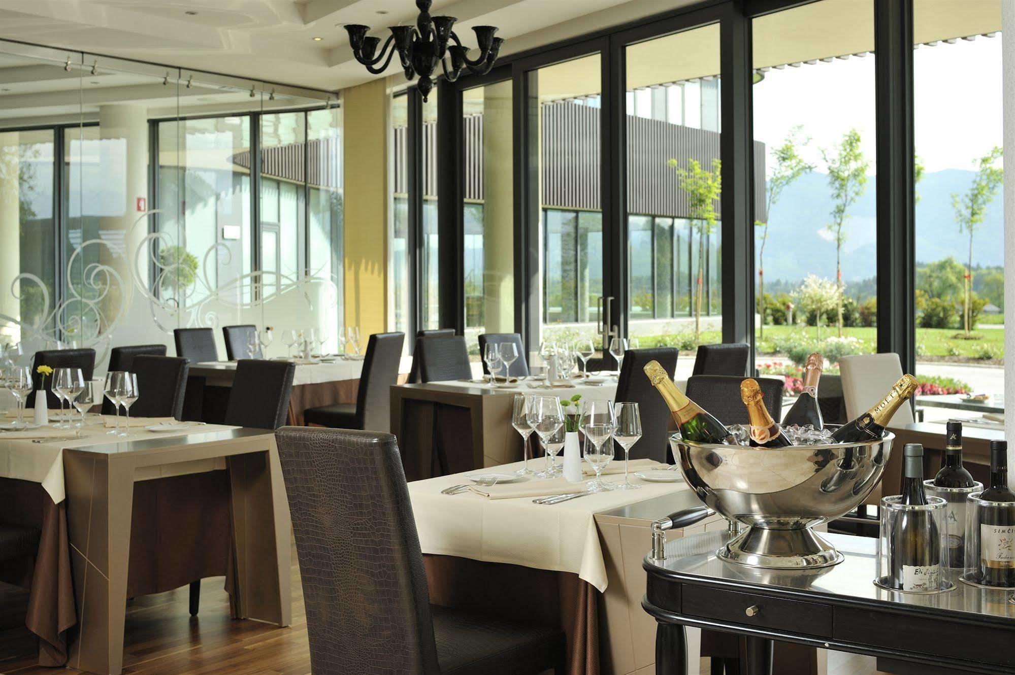 Lambergh Chateau & Hotel Dvorska Vas Dış mekan fotoğraf